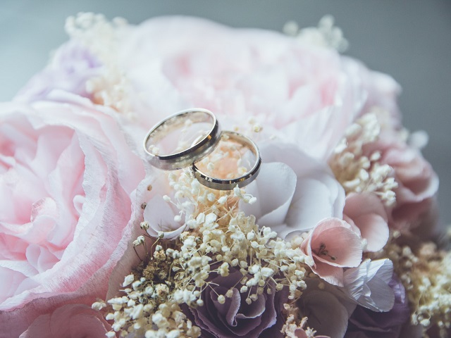 A web form to facilitate prefilling a marriage application online.